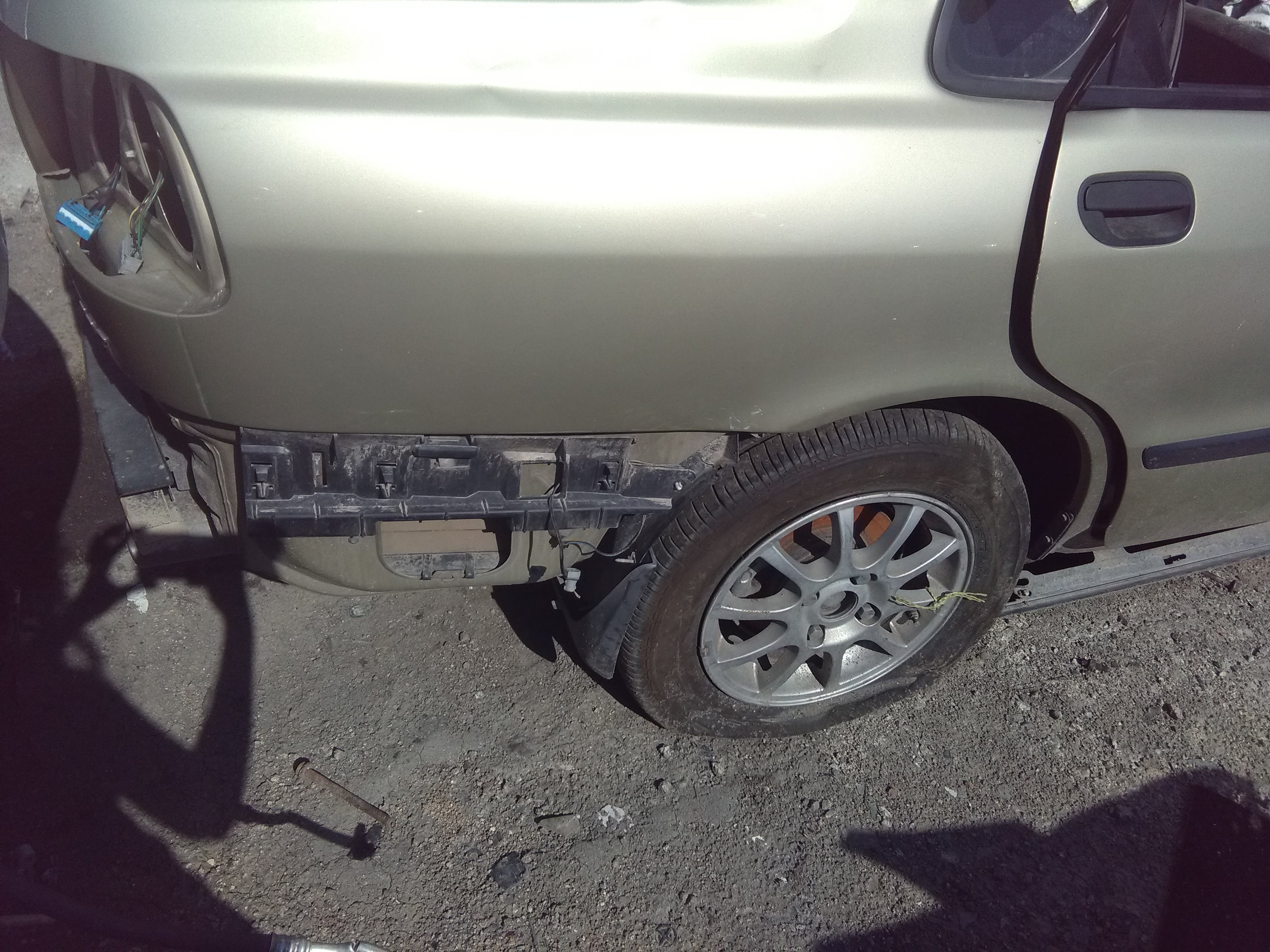 2001 MODEL VOLVO S40 ÇIKMA SAĞ ARKA ÇAMURLUK ADNAN TÜRK OTO DA